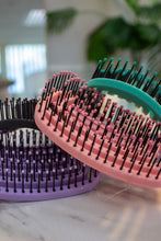 Load image into Gallery viewer, Detangling Brush